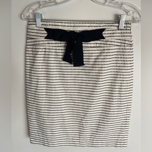 The Limited Pencil Skirt sz 0 Cream Black Bow Straight Dots Holiday Work Ivory